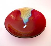 Red Zipper Bowl, kiln-formed glass